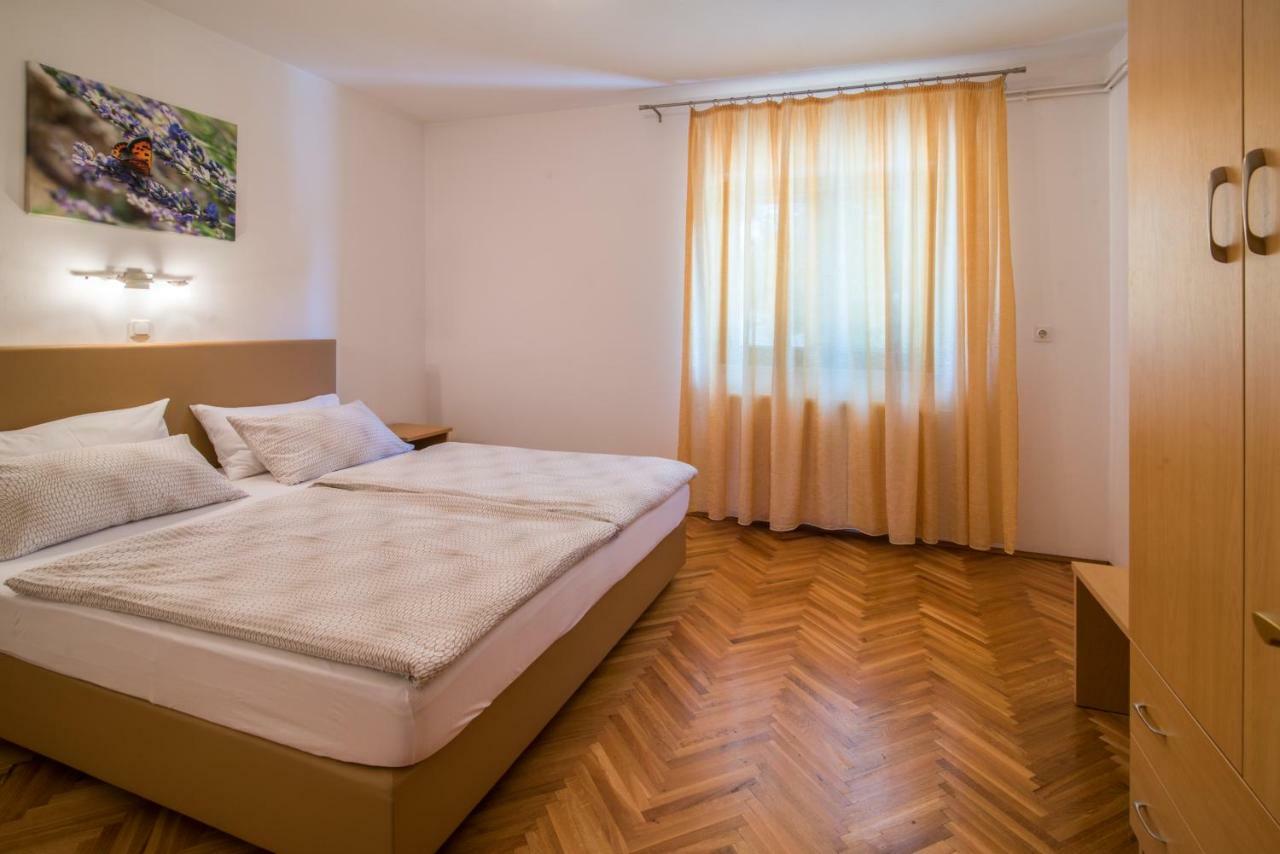Apartments Marija&Anton Malinska Buitenkant foto