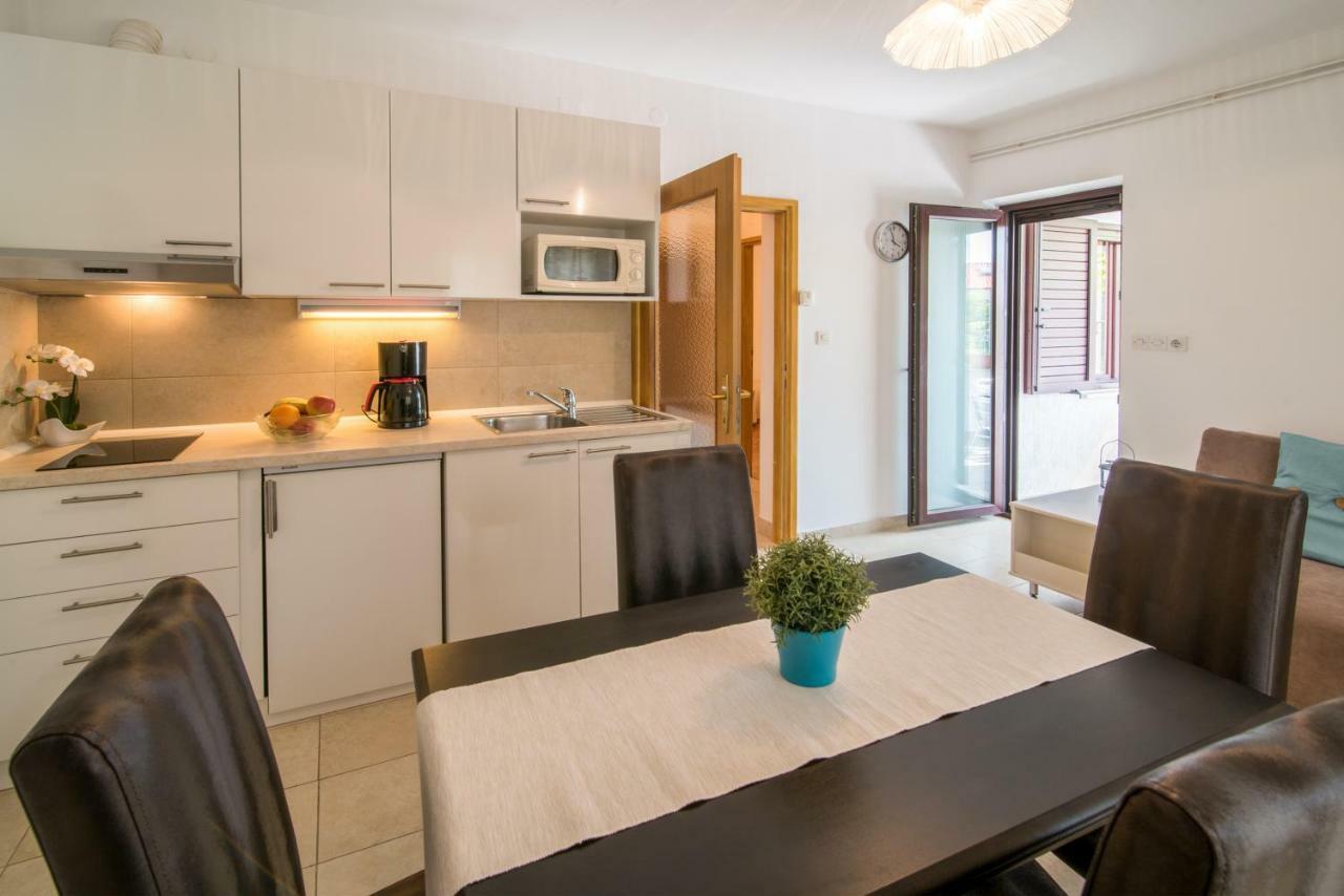 Apartments Marija&Anton Malinska Buitenkant foto