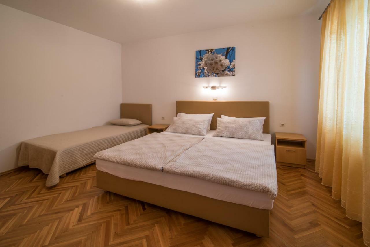 Apartments Marija&Anton Malinska Buitenkant foto